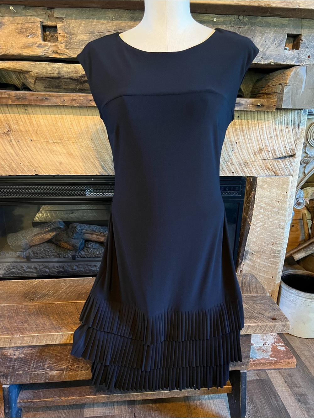 Frank Lyman Montreal Black Pleated Ruffle Hem Dress Size 10